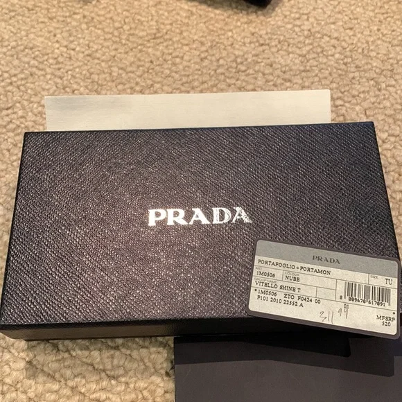 Prada Wallet - Picture 4 of 7